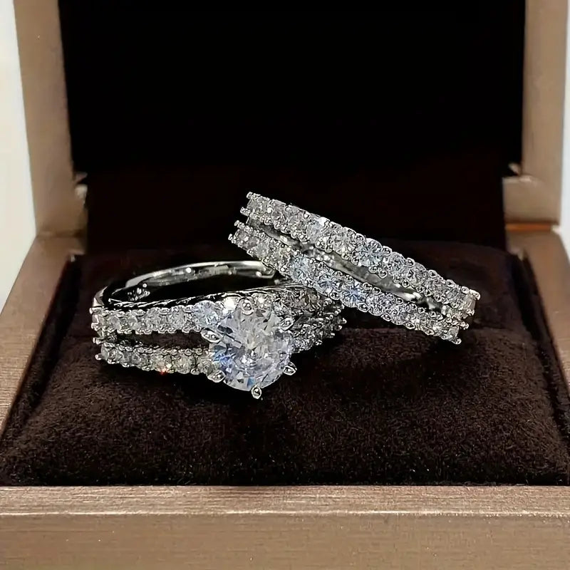 Elegantes Set von Ewigen Strahlen Ringen