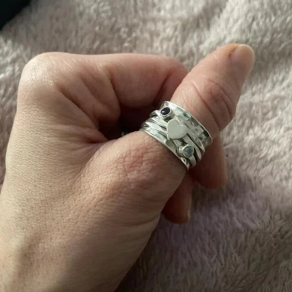 Zeitloser, handgefertigter Herz-Ring