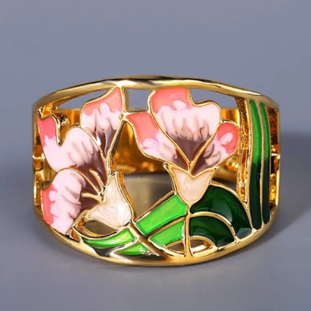 Eleganter Goldemaille-Ring mit floralem Design