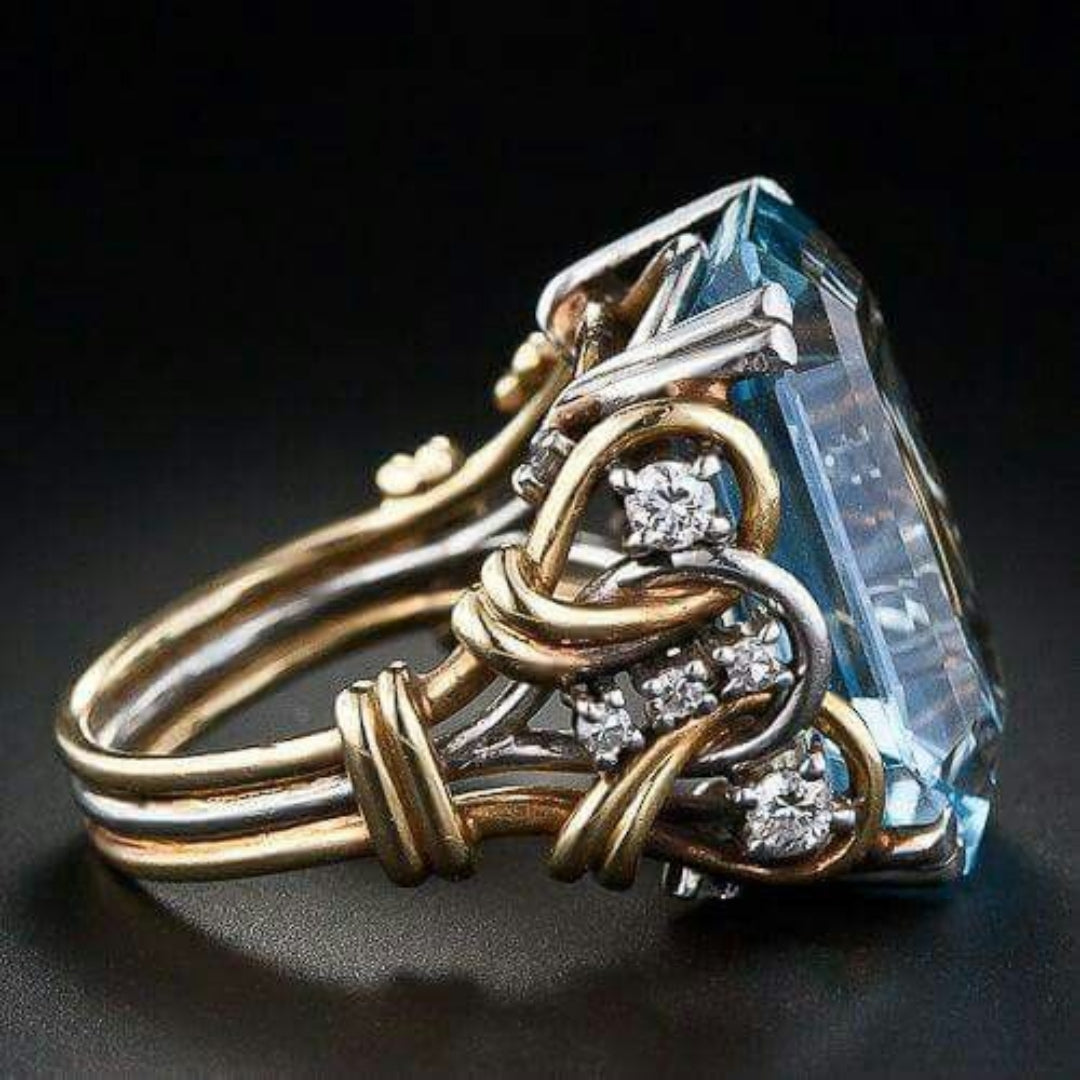 Ring aus Gold mit blauem Zirkon