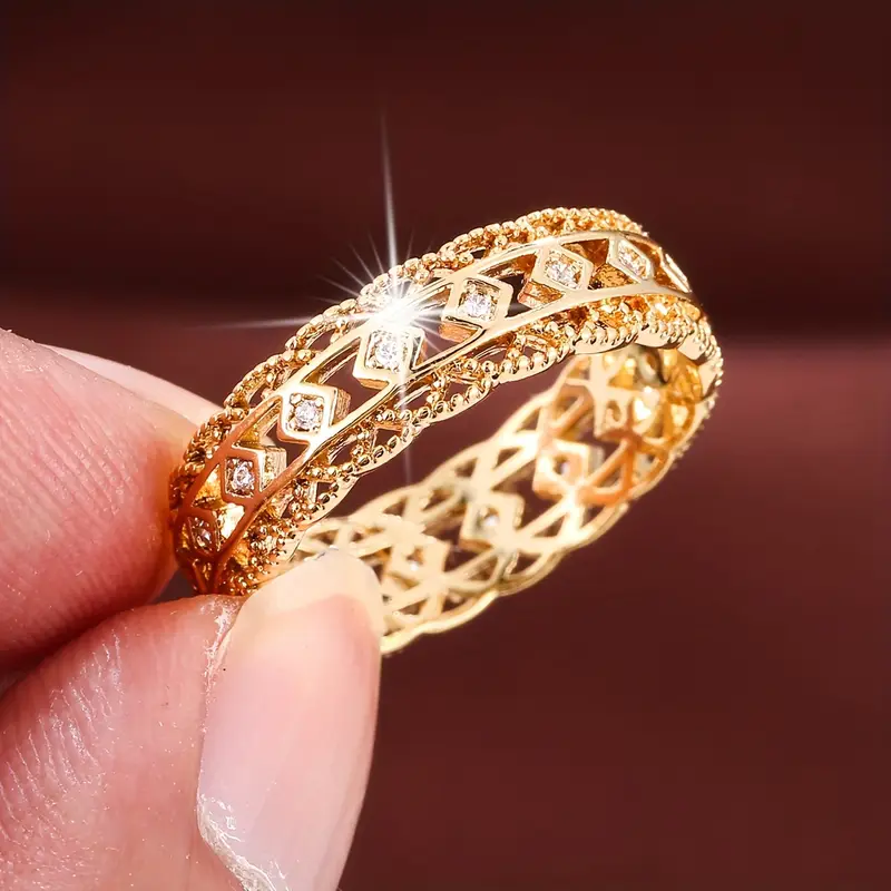 Antique Hohles Diamond Pattern Gold Ring