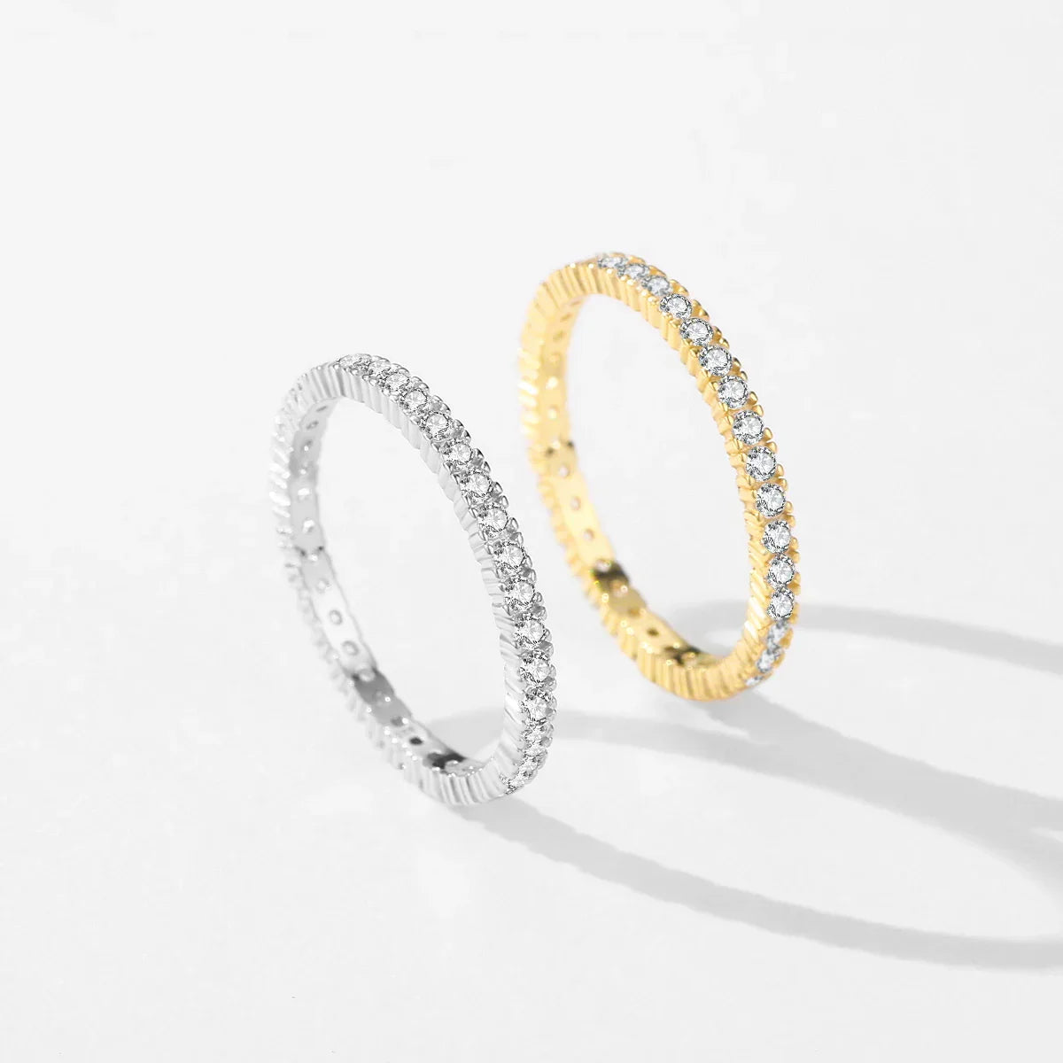 Glänzender Minimalistischer Unendlichkeit Ring