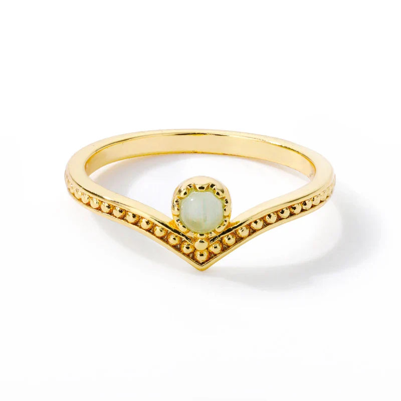 Eleganter Goldring mit Wassertropfen-Opal und Krone