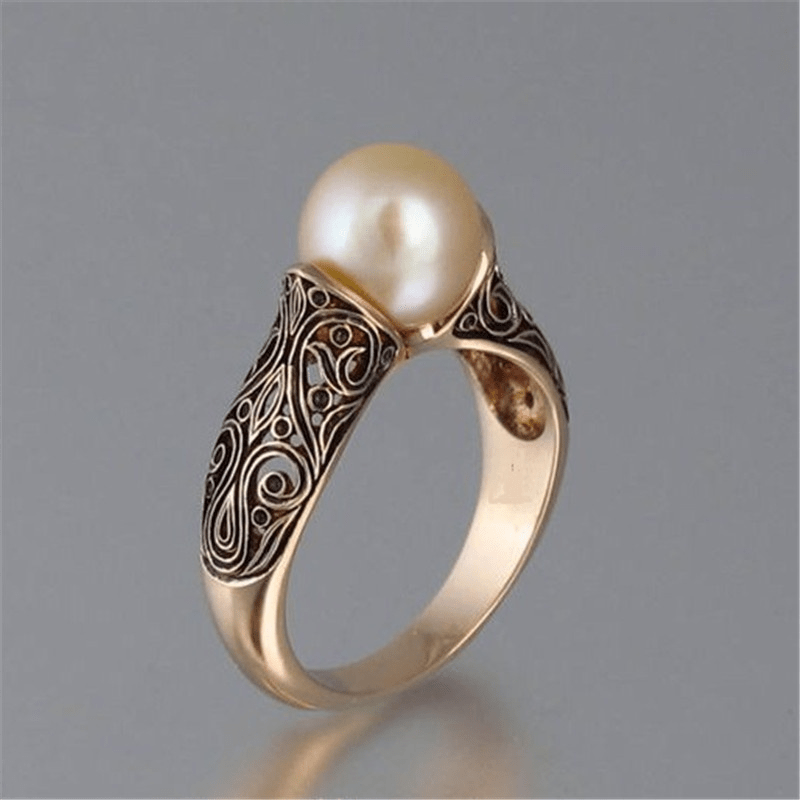 Antique Pearl-Embellished Gold Ring