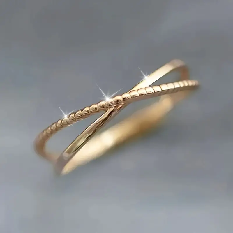 Eleganter Kreuzgold-Ring